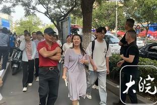 雄鹿主帅：利拉德投中了很多及时的投篮 这就是他来这里的原因